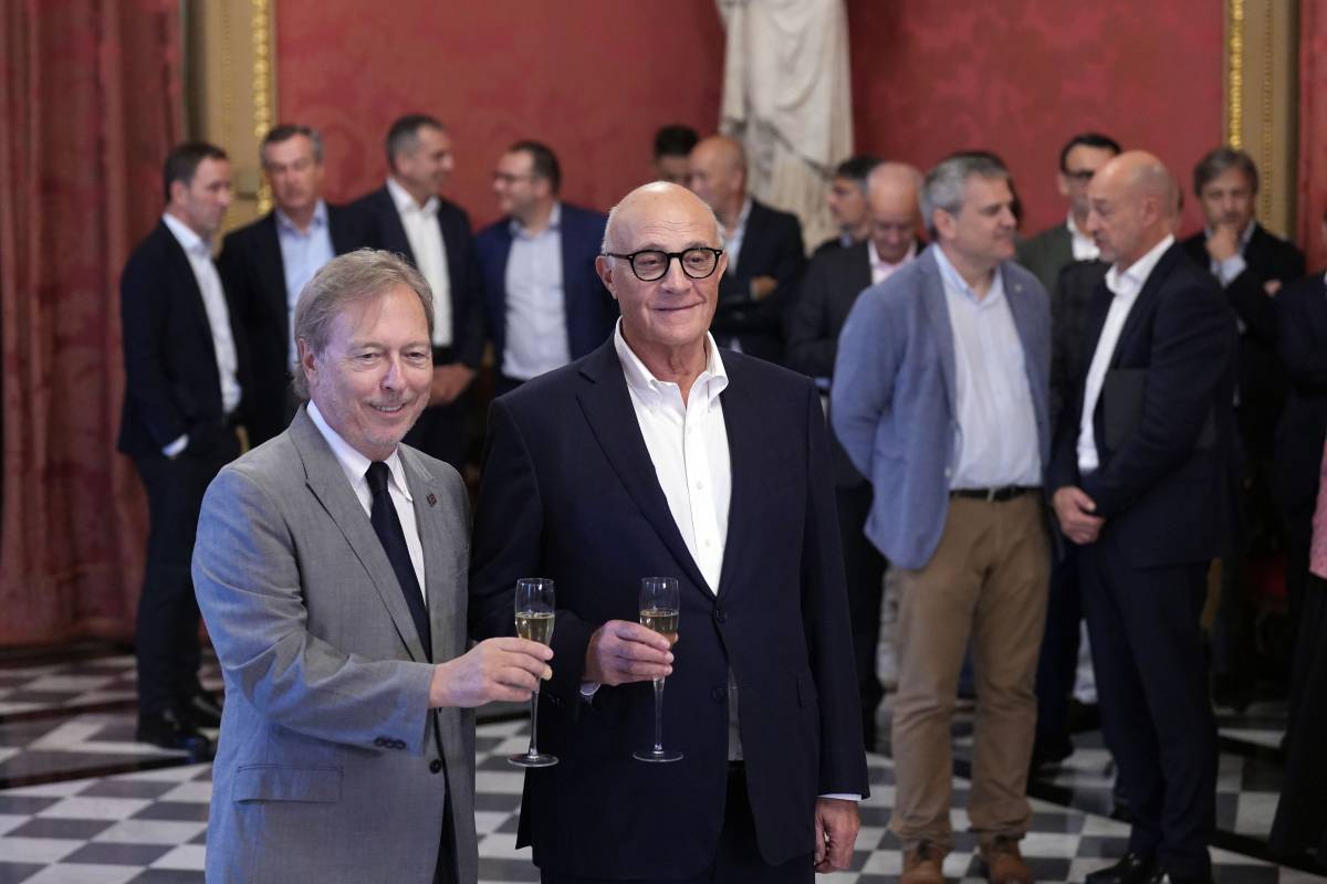 Oliu celebra el resultat de l'opa amb els treballadors i empresaris: «Visca el Banc Sabadell!» 