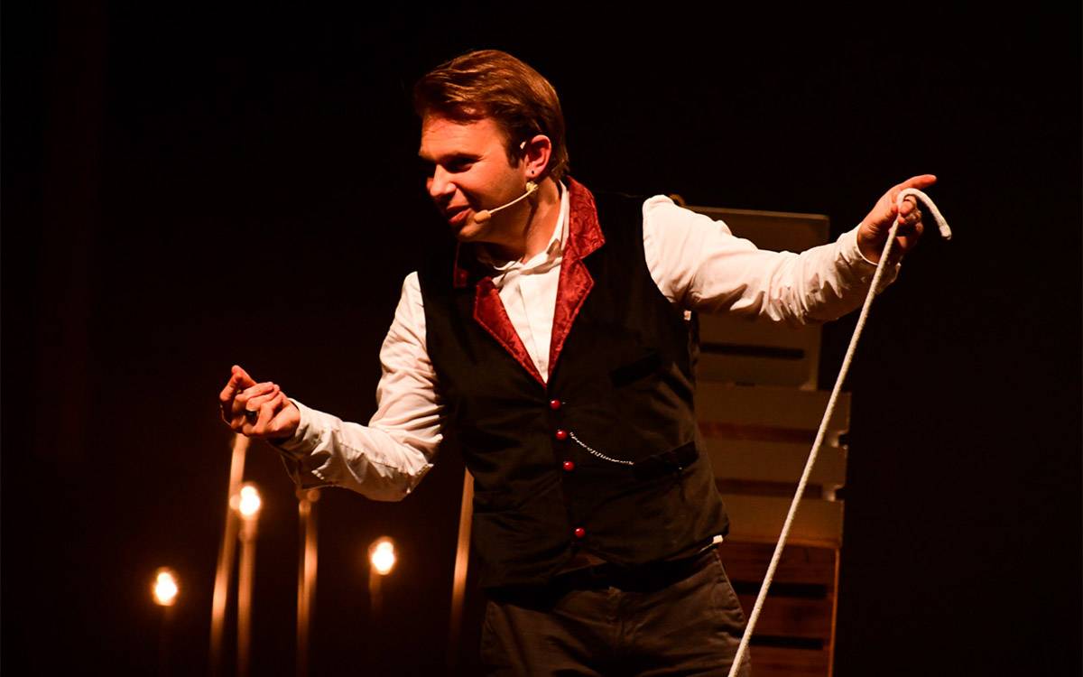 El Teatre Casal Cultural de Sant Fruitós acollirà l'espectacle màgic i musical de Jordi Quimera