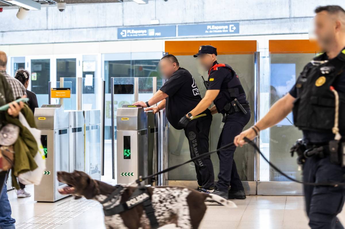 El desplegament del dispositiu Pla Kanpai, a l’estació de Rodalies de Sabadell Nord - Juanma Peláez El desplegament del dispositiu Pla Kanpai, a l’estació de Rodalies de Sabadell Nord