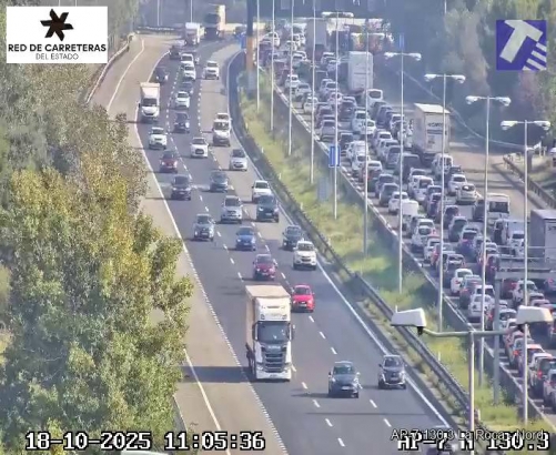Més de 10 quilòmetres de retencions a l'AP-7 per dos accidents de trànsit a la Roca del Vallès i Gelida