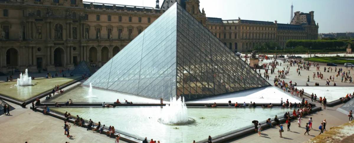 Un assalt al Museu del Louvre obliga el seu tancament durant tot el dia
