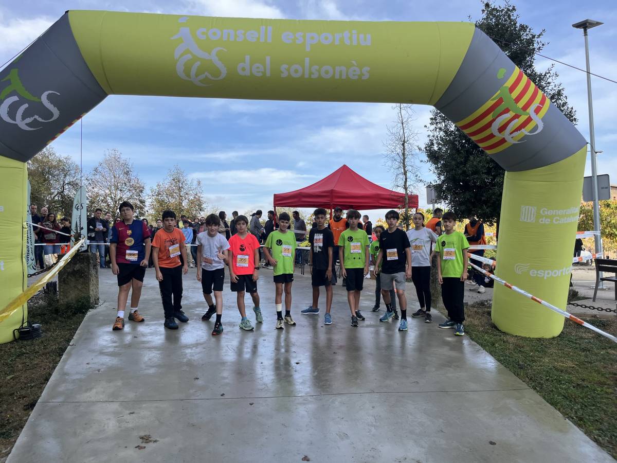 Un centenar d'escolars han participat a la segona prova del circuit comarcal de cross 