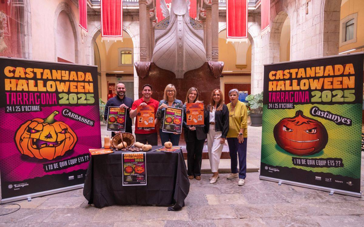 La ciutat de Tarragona repeteix rua per celebrar Halloween i la Castanyada