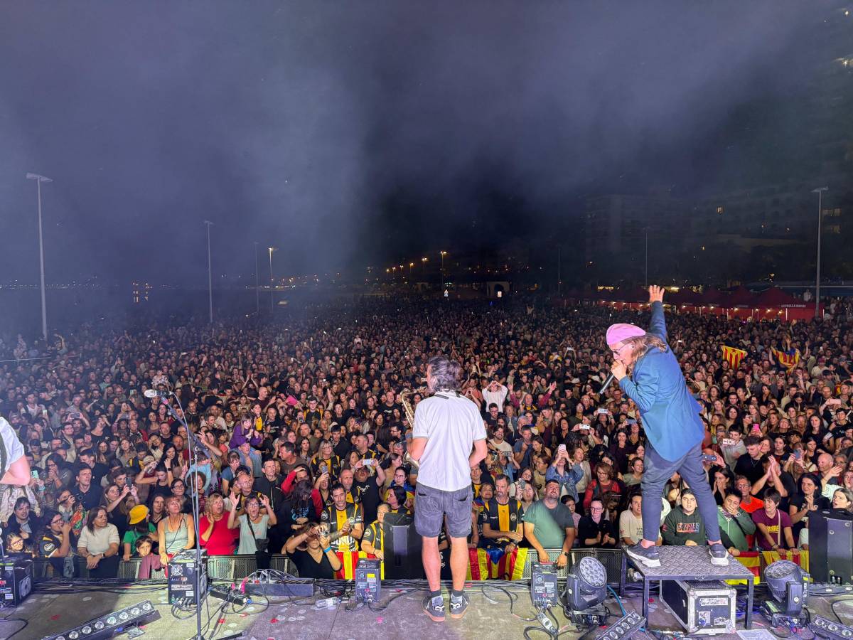 Els Catarres i Buhos congreguen 20.000 persones al festival Vespreig Mediterrani a Palamós