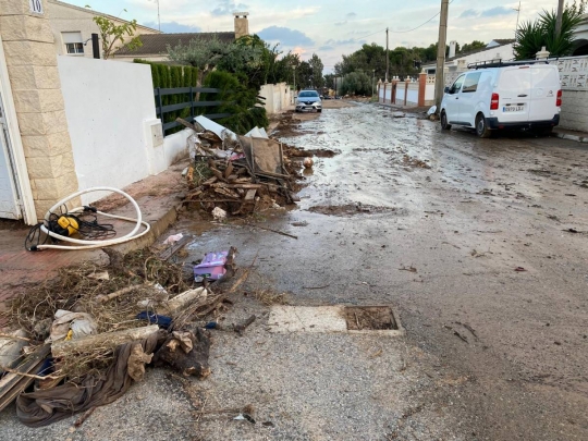 Alcanar estudia enderrocar cases d'un barranc i traslladar els veïns: «Serien els primers refugiats climàtics del país»