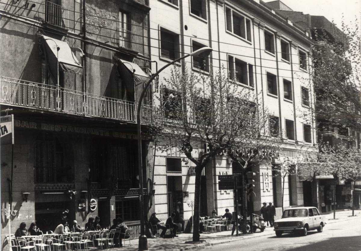 La Rambla i la façana del cinema Euterpe. Sabadell, 1980. Autor desconegut - AHS La Rambla i la façana del cinema Euterpe. Sabadell, 1980. Autor desconegut