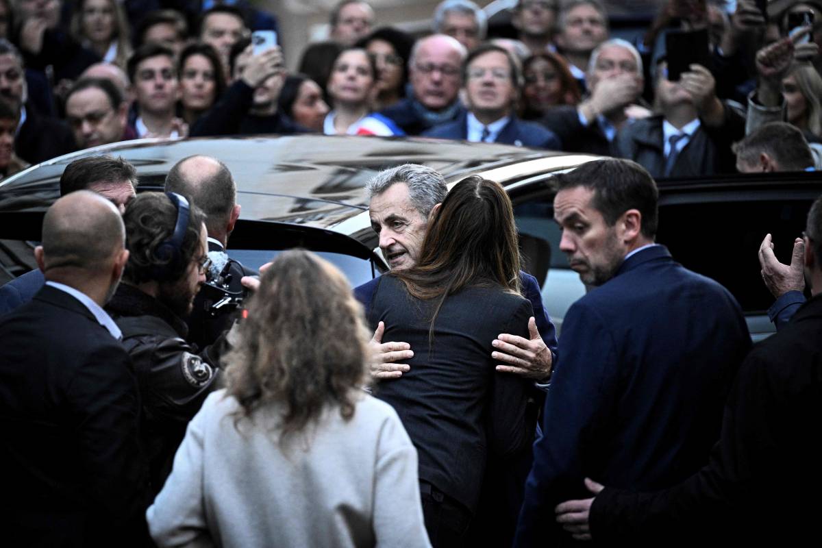 L'expresident francès Nicolas Sarkozy entra a la presó