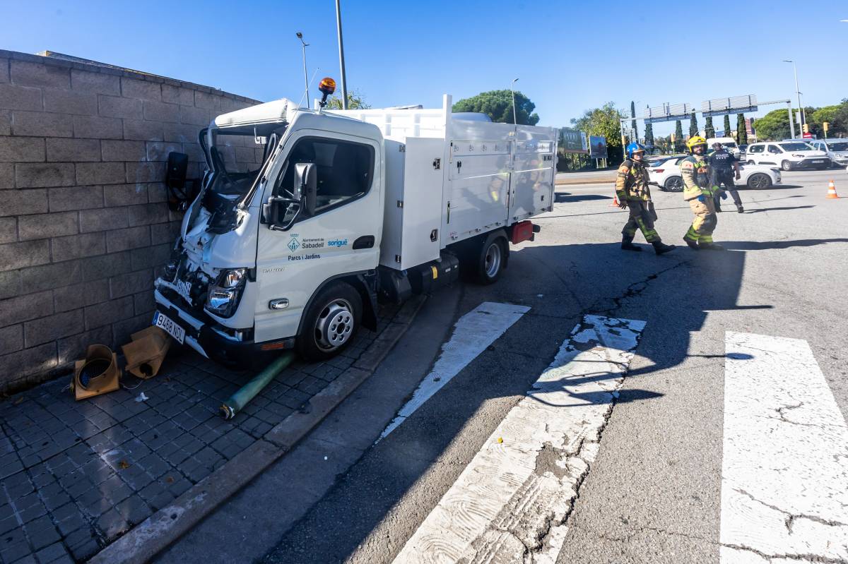 Accident de trànsit a l`entrada de Sabadell - Juanma Peláez Accident de trànsit a l`entrada de Sabadell
