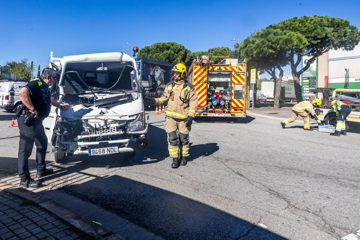 Accident de trànsit a l`entrada de Sabadell - Juanma Peláez Accident de trànsit a l`entrada de Sabadell