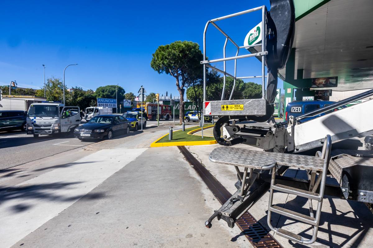 Accident de trànsit a l`entrada de Sabadell - Juanma Peláez Accident de trànsit a l`entrada de Sabadell