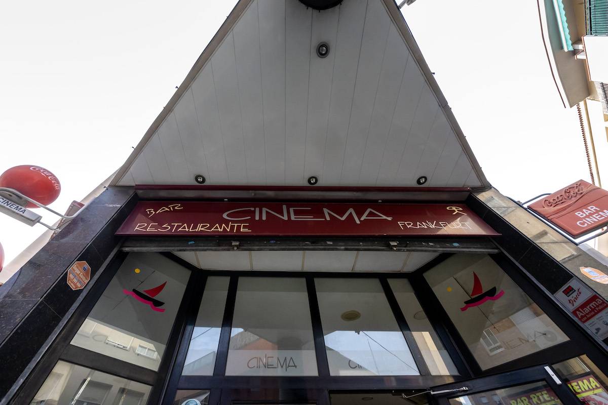 El bar de les Termes que recorda el seu passat com a cinema: 