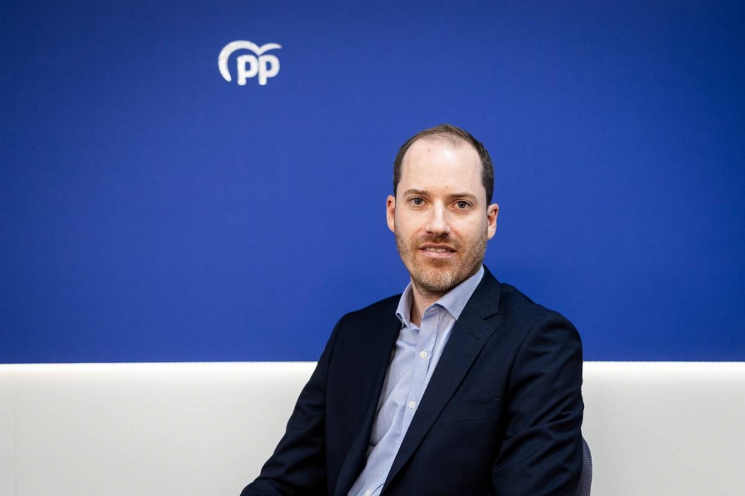 Juan Fernández serà el secretari general del PP català i Lorena Roldán portaveu al Parlament