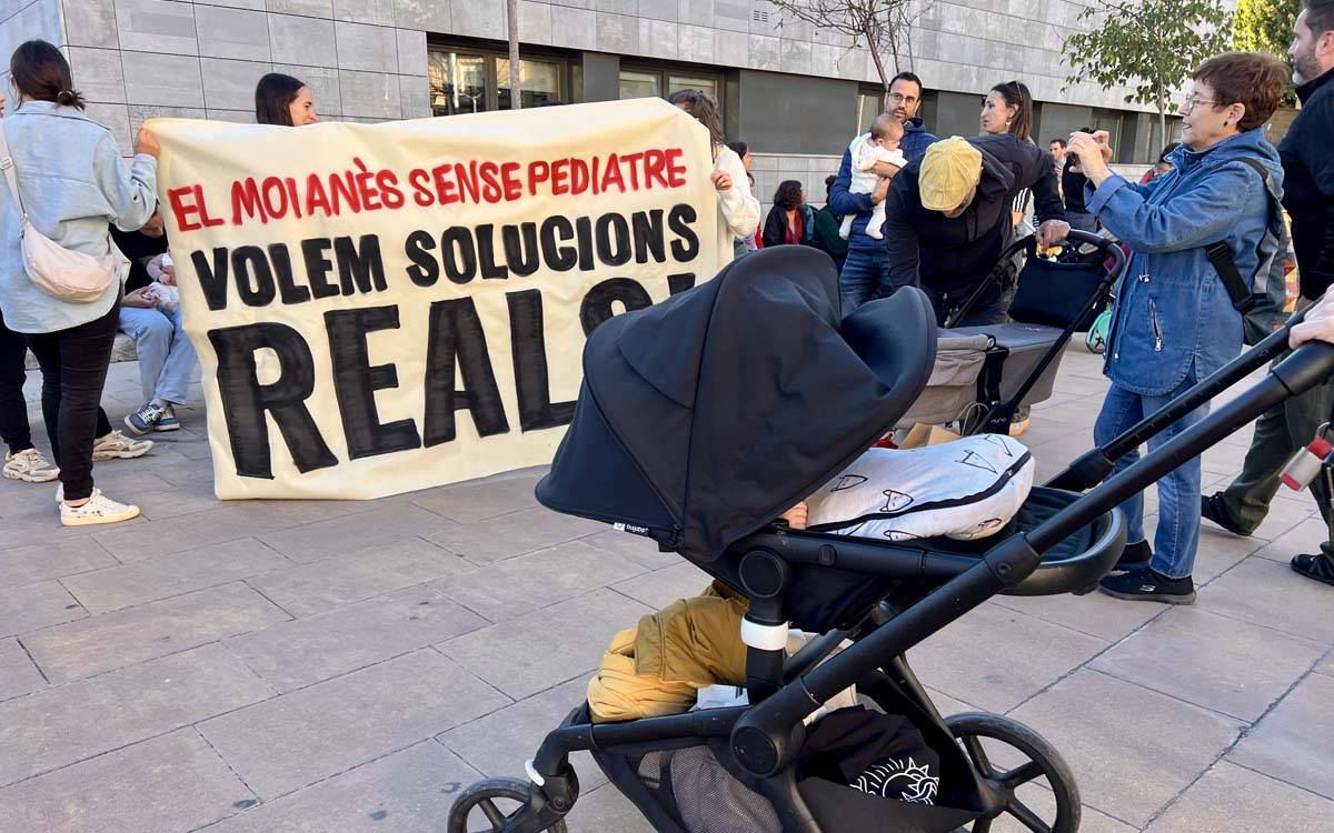 Manifestació a Moià per exigir una «solució immediata» a la manca de pediatre al CAP