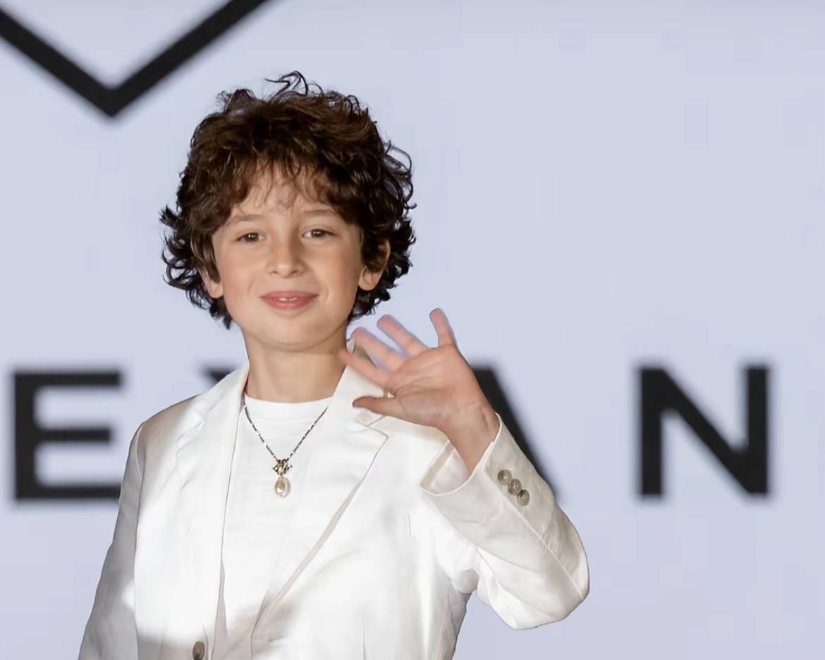 El modista de 9 anys que vesteix famosos de Hollywood