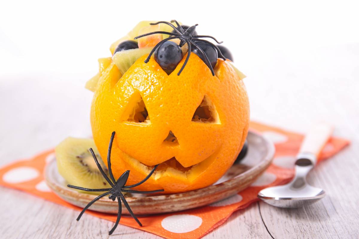 Amanida de fruita per fer a la castanyada i Halloween - Envato Amanida de fruita per fer a la castanyada i Halloween