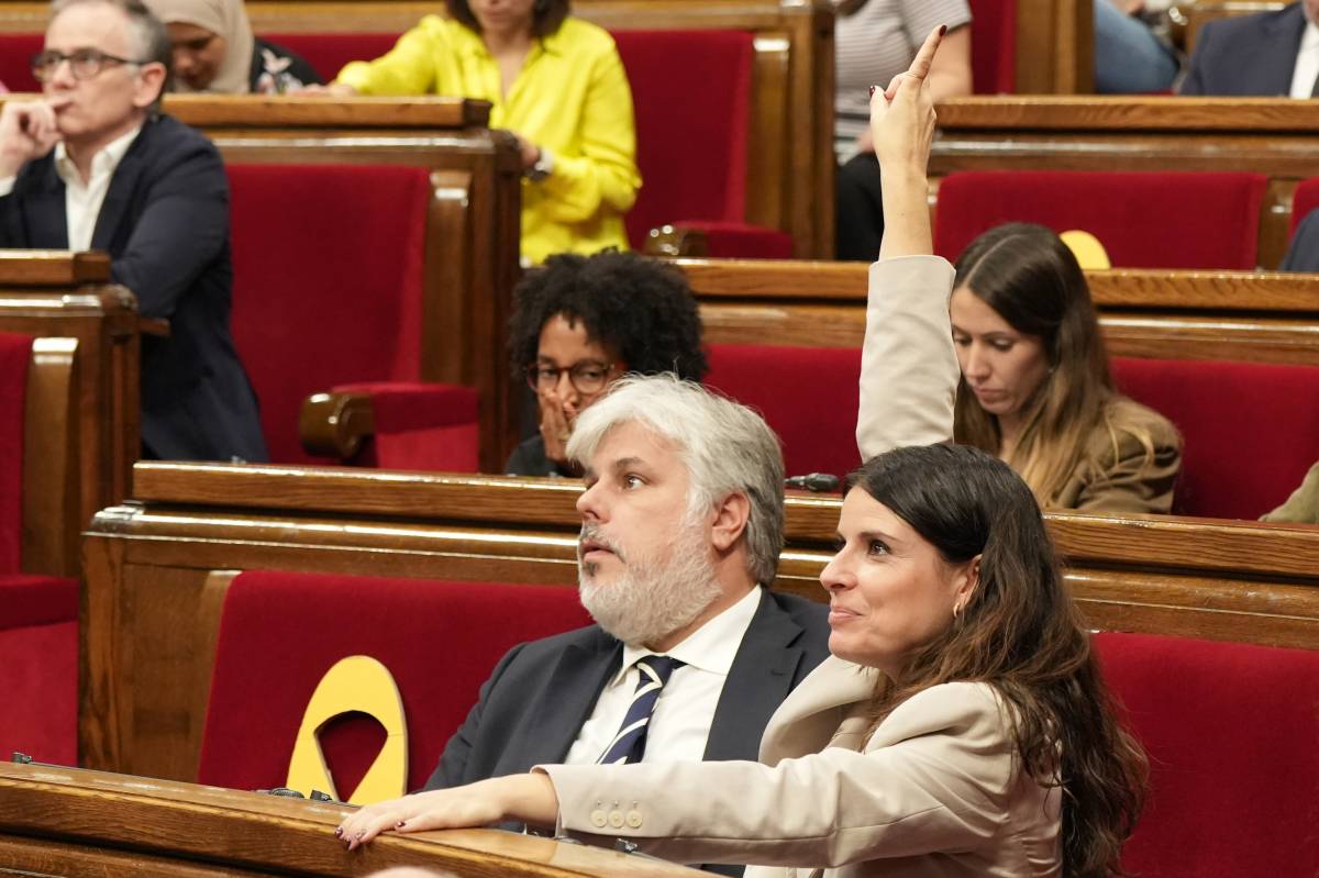 Primer pas del Parlament perquè les comunitats de veïns puguin demanar el desnonament d'ocupes