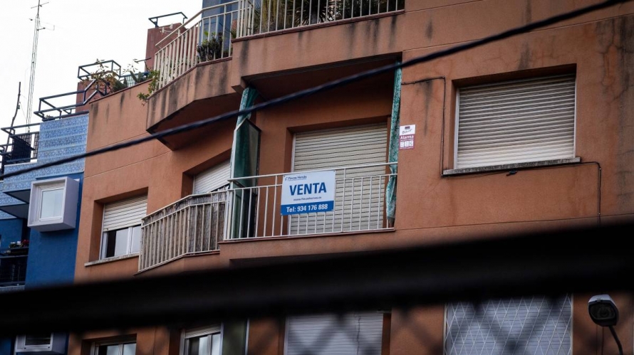 El Govern estudiarà prohibir la compra de pisos per especular
