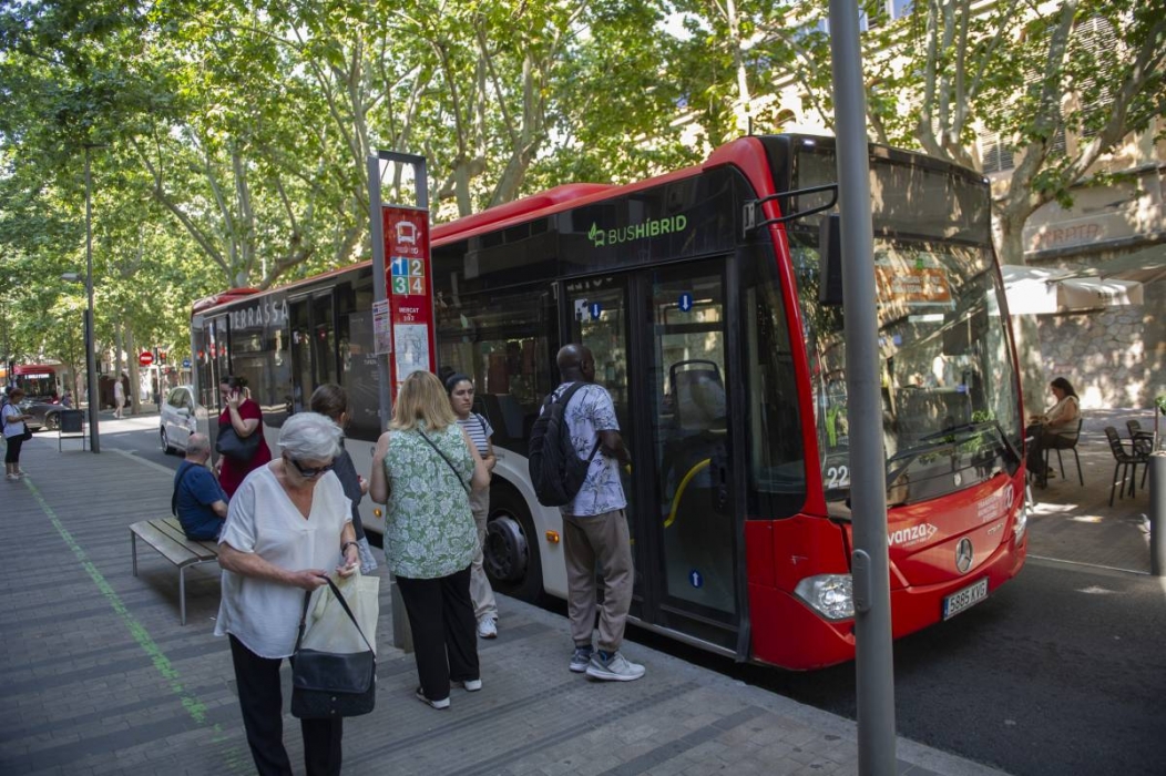 Vuit detinguts per cometre furts als autobusos de Terrassa i Barcelona