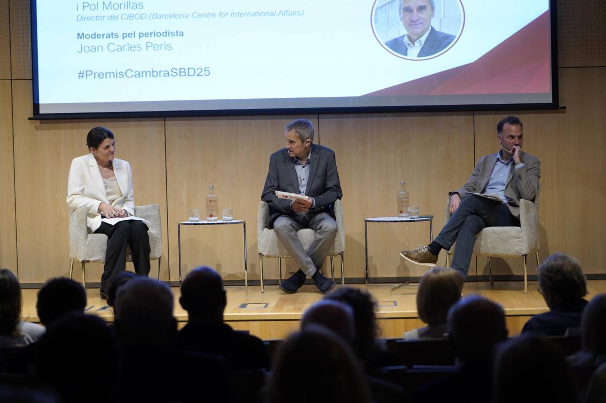 Taula rodona `Geopolítica i empresa: liderar en entorns incerts`, moderada per Joan Carles Peris - David Chao Taula rodona `Geopolítica i empresa: liderar en entorns incerts`, moderada per Joan Carles Peris