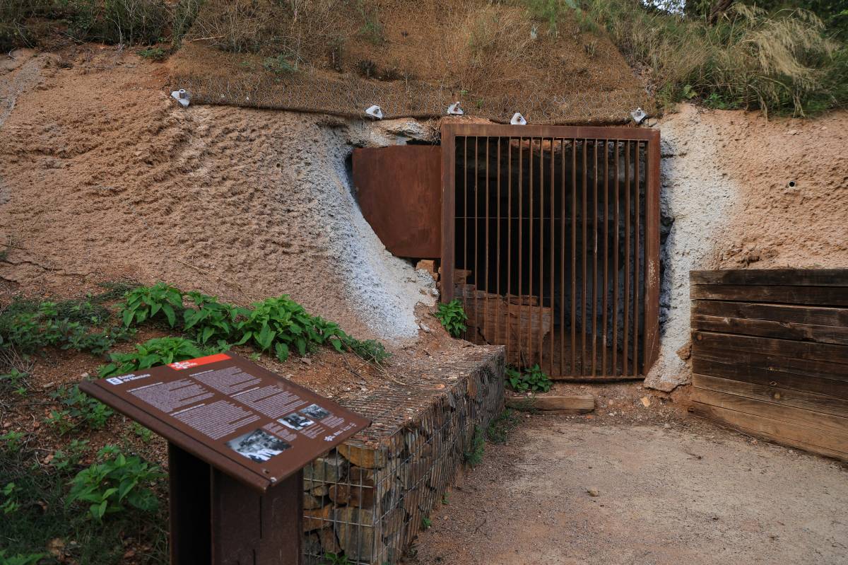 Les coves de Sant Oleguer reobren l`accés - Víctor Castillo Les coves de Sant Oleguer reobren l`accés