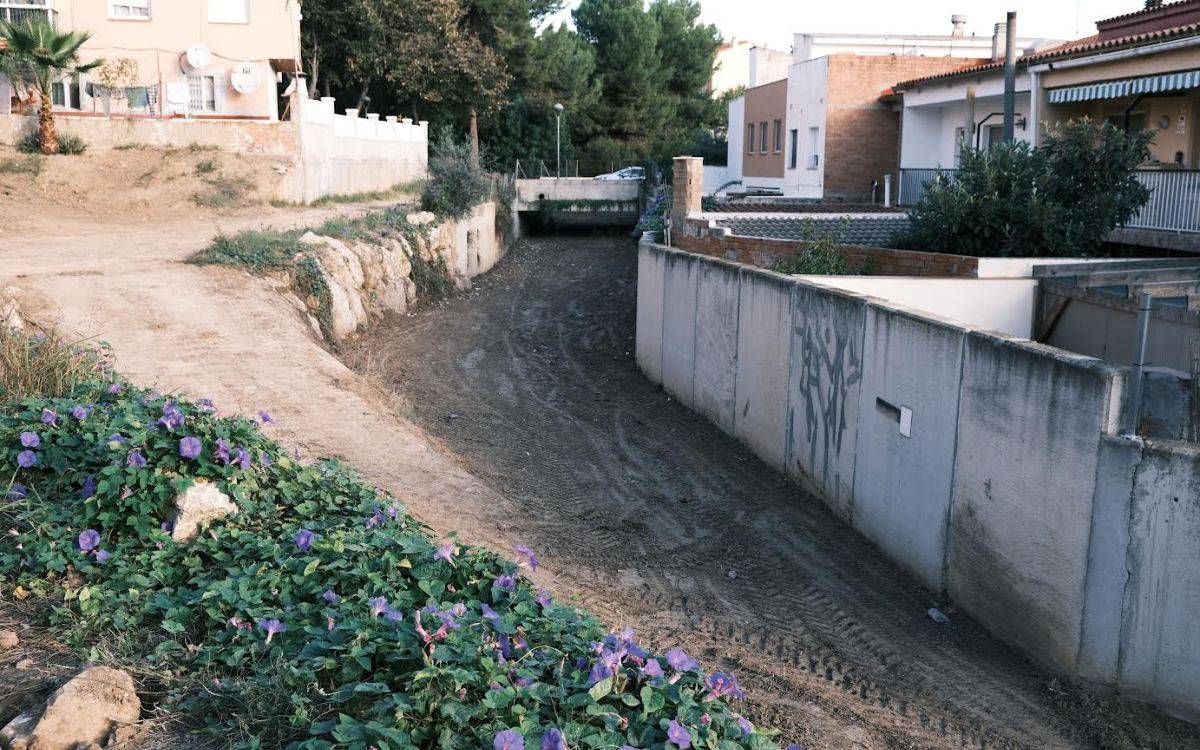 L’Ajuntament de Cambrils neteja el barranc de Nou Cambrils per reduir el risc d’inundacions