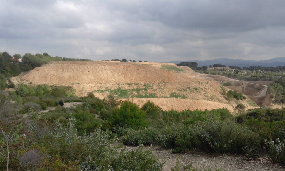 L'Ajuntament de Rubí acorda la clausura de l'abocador de Can Canyadell amb l'empresa que el gestiona