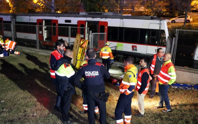 Més de 100 persones participen en un simulacre d'accident de tren al túnel de Viladordis de Manresa
