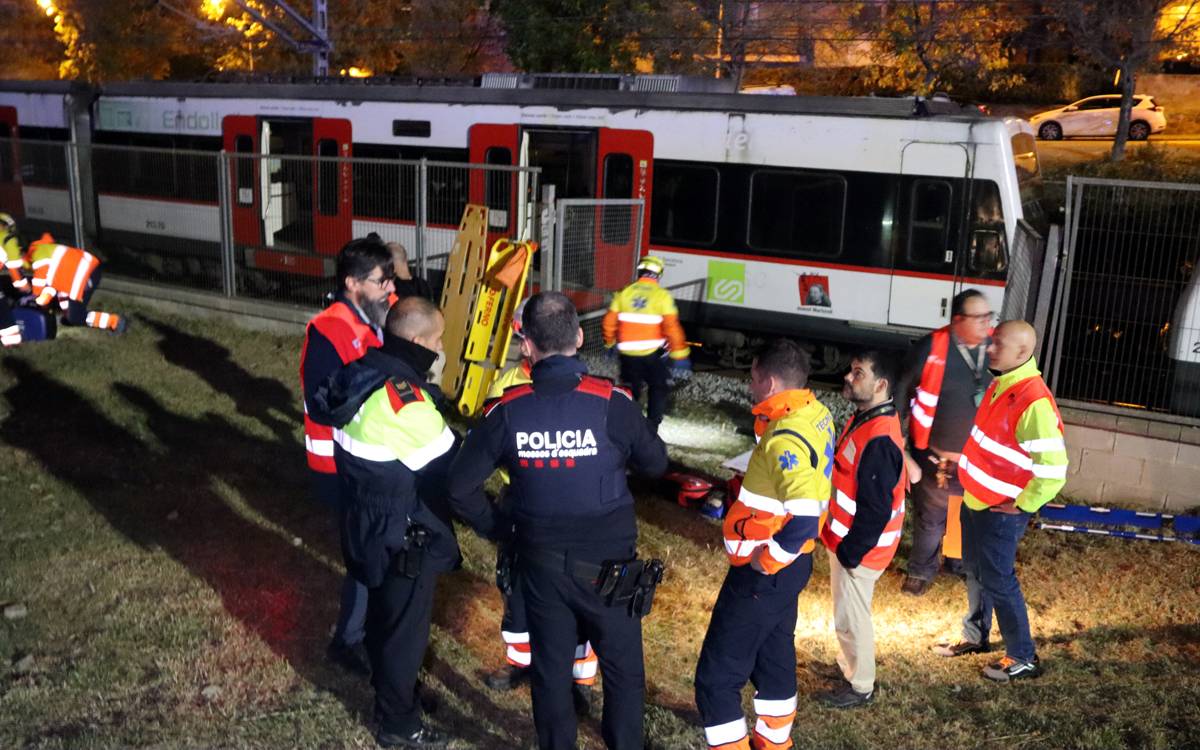 Més de 100 persones participen en un simulacre d'accident de tren al túnel de Viladordis de Manresa