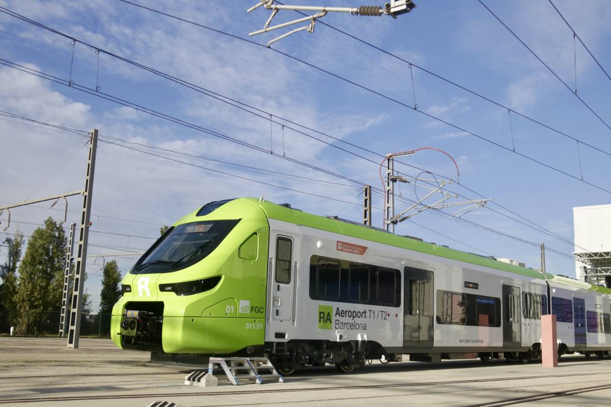 El tren de Ferrocarrils que connectarà Barcelona amb les terminals del Prat arribarà a finals de 2026