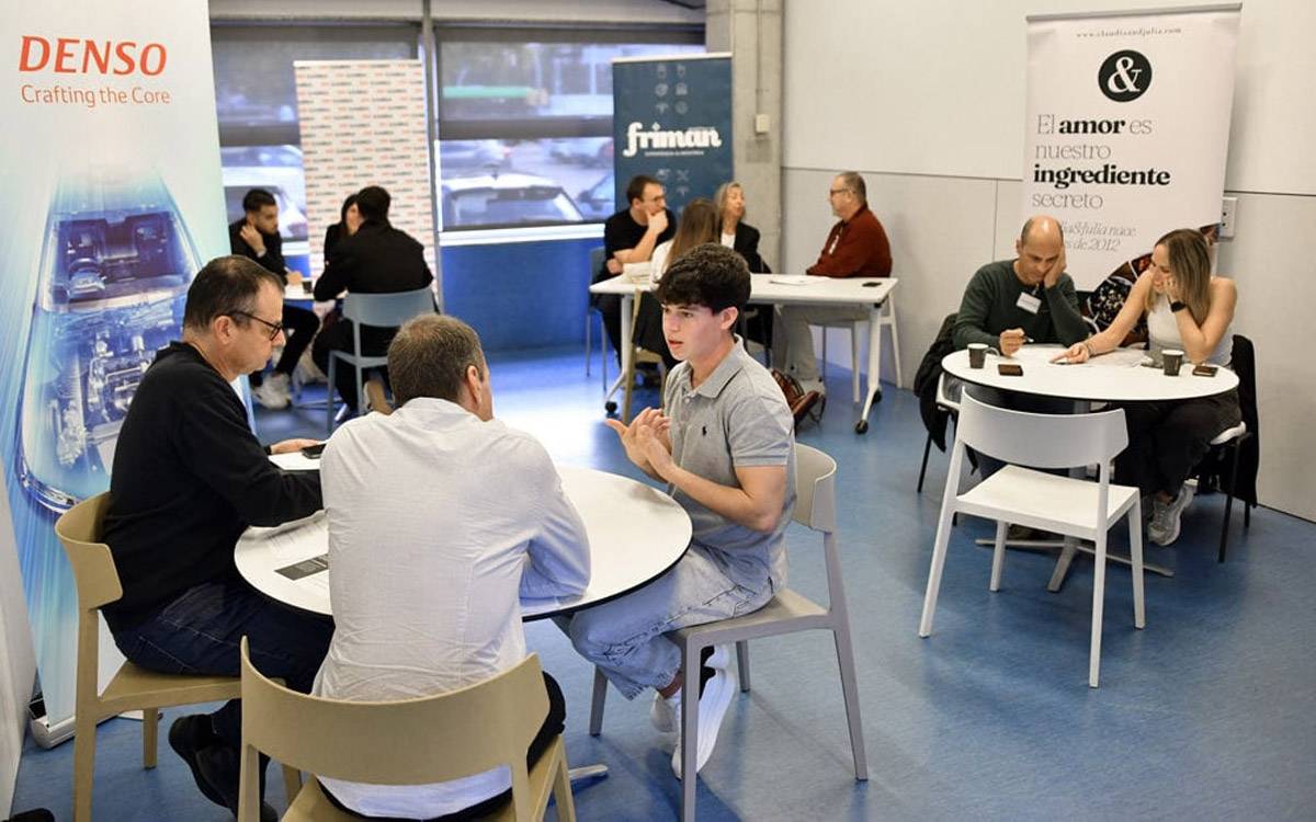 UManresa connecta empreses i estudiants en una nova edició de la Fira Borsa de Treball