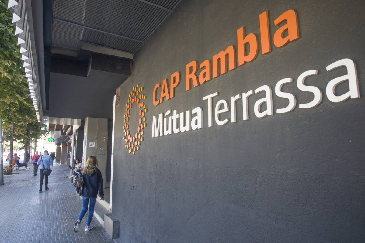 “Fan el que poden, però no donen l’abast”: Pacients del CAP Rambla reivindiquen més metges