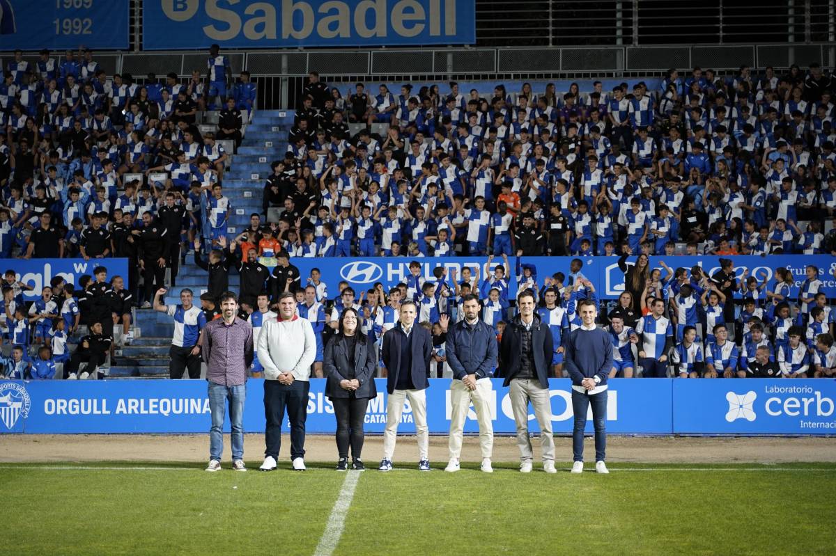FOTOS | Els futbolistes del futur assalten la Nova Creu Alta