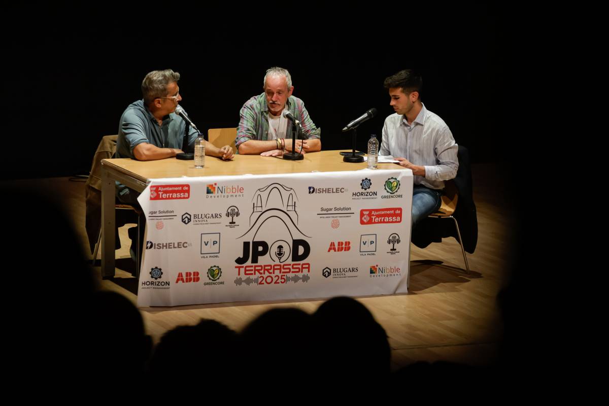 Andreu Buenafuente i Mia Font a les jornades JPOD Terrassa 2025 sobre pòdcasts - Lluís Clotet Andreu Buenafuente i Mia Font a les jornades JPOD Terrassa 2025 sobre pòdcasts