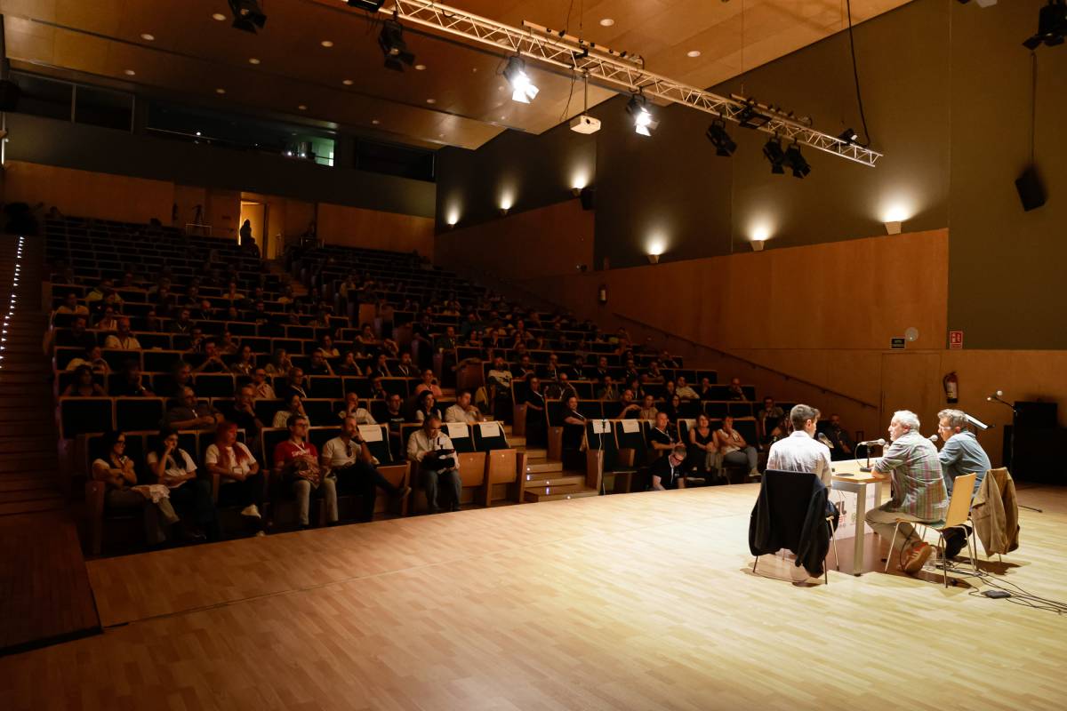 Andreu Buenafuente i Mia Font a les jornades JPOD Terrassa 2025 sobre pòdcasts - Lluís Clotet Andreu Buenafuente i Mia Font a les jornades JPOD Terrassa 2025 sobre pòdcasts