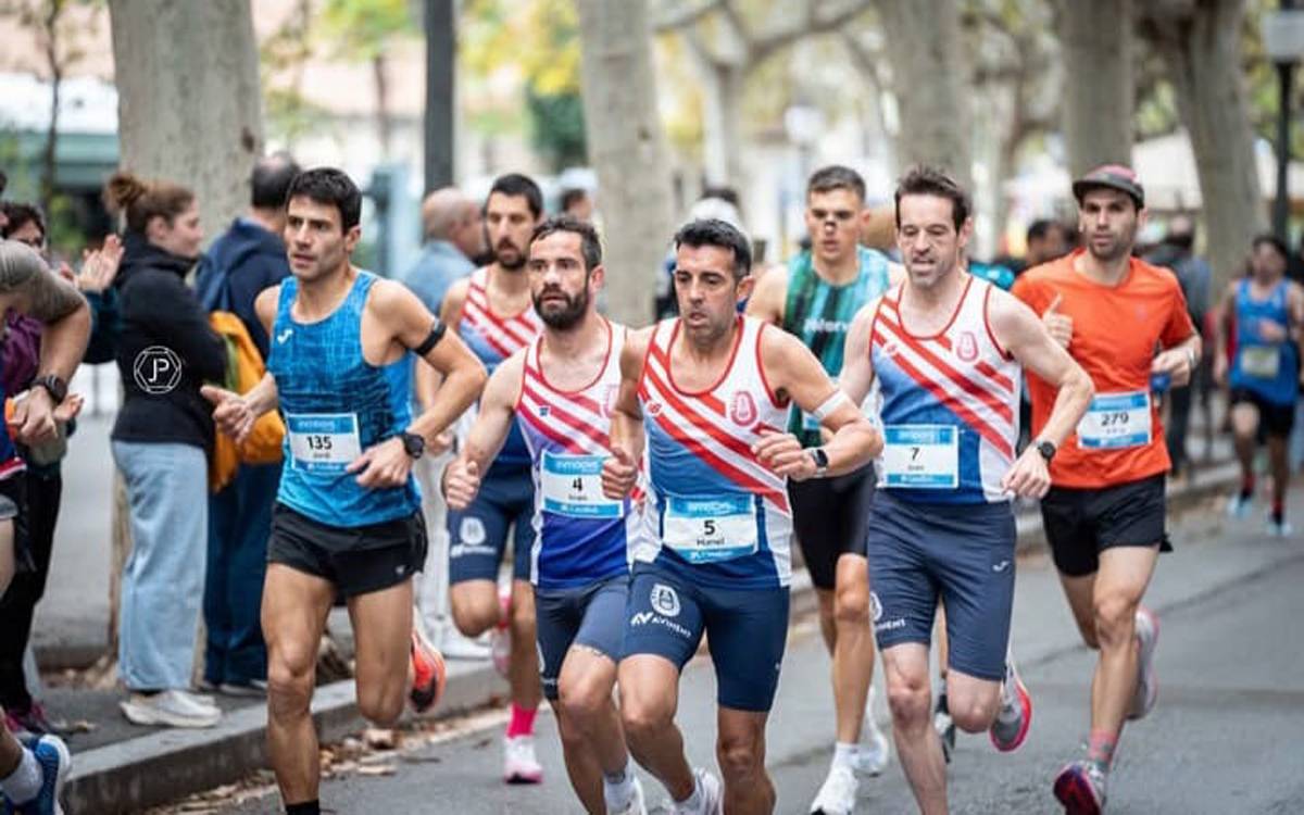 Més de 600 corredors celebren la 20a edició de la Cursa Urbana de Manresa amb rècords i emoció