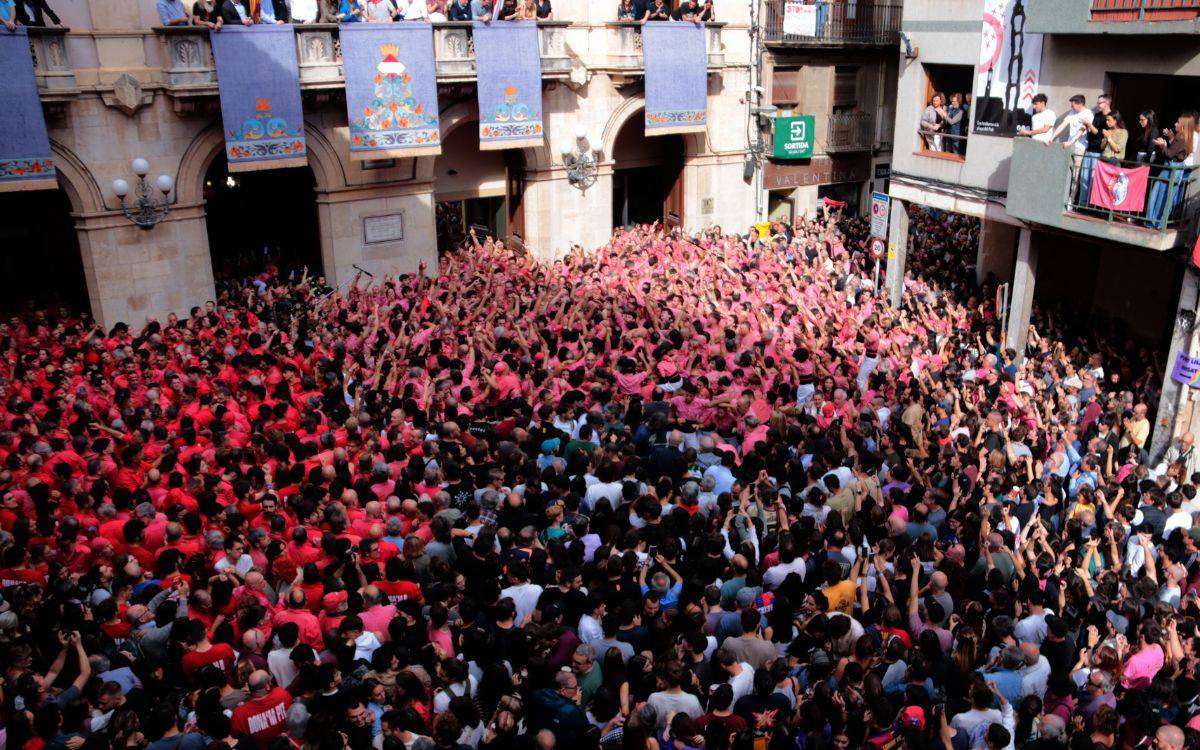 La plaça del Blat acull una nova exhibició de les colles de Valls en la diada de Santa Úrsula
