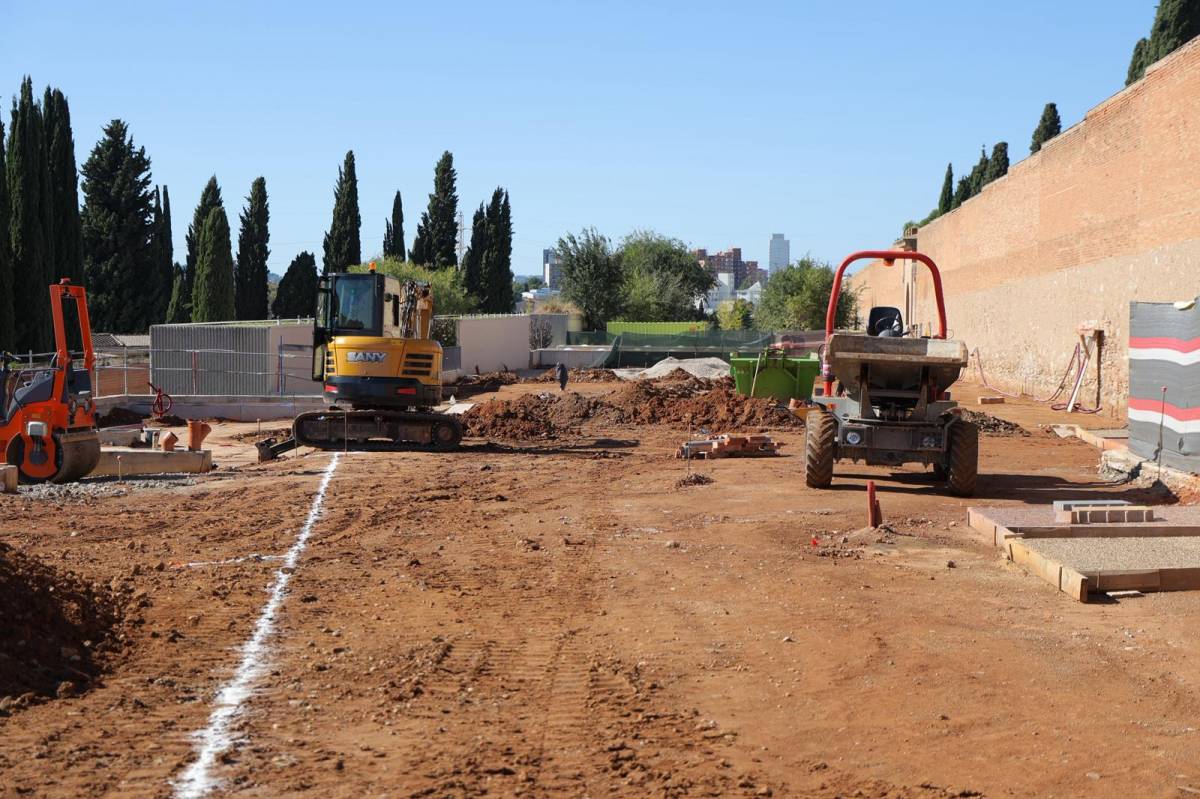 El cementiri de Sabadell, a punt per rebre l'increment de visitants previst per Tots Sants