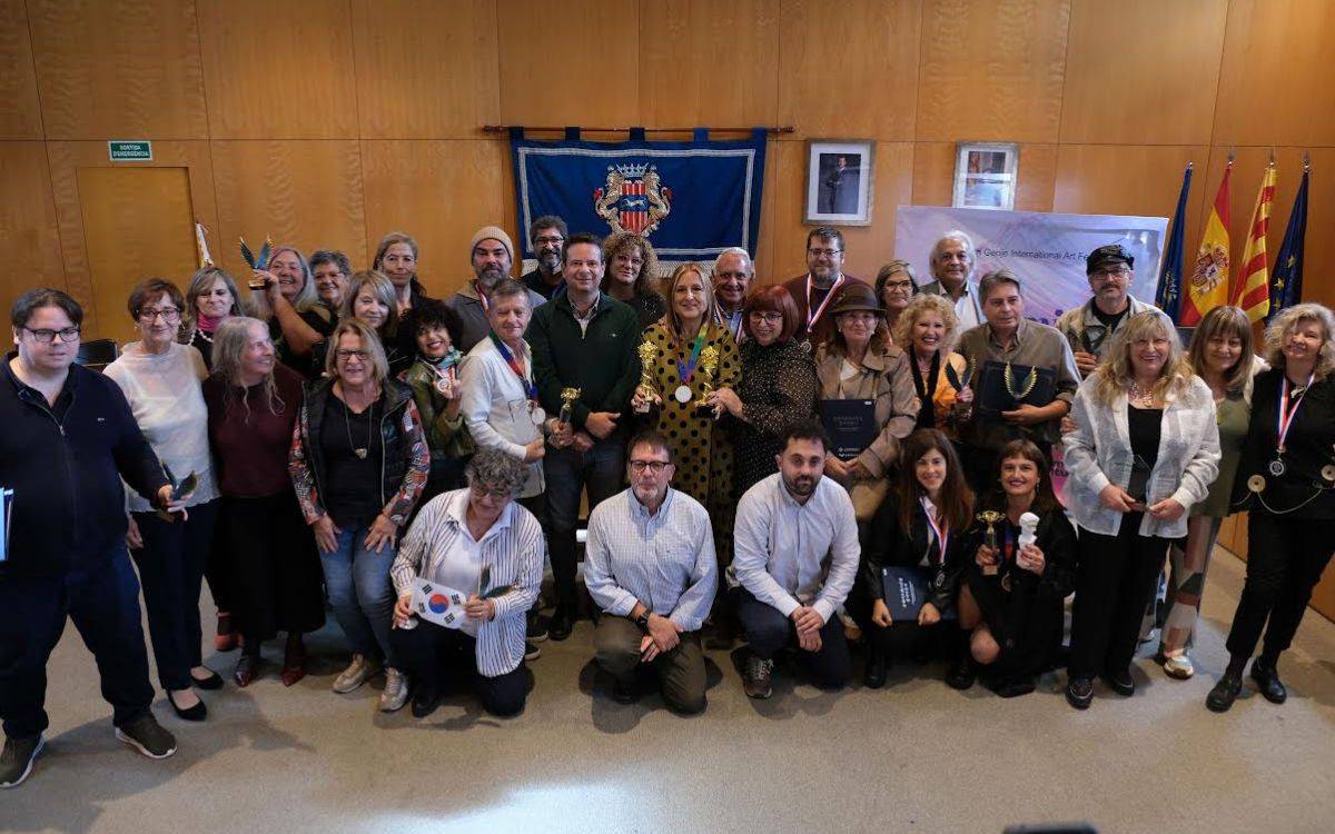 Cambrils homenatja els artistes participants al Festival Internacional d’Art Geoje de Corea del Sud