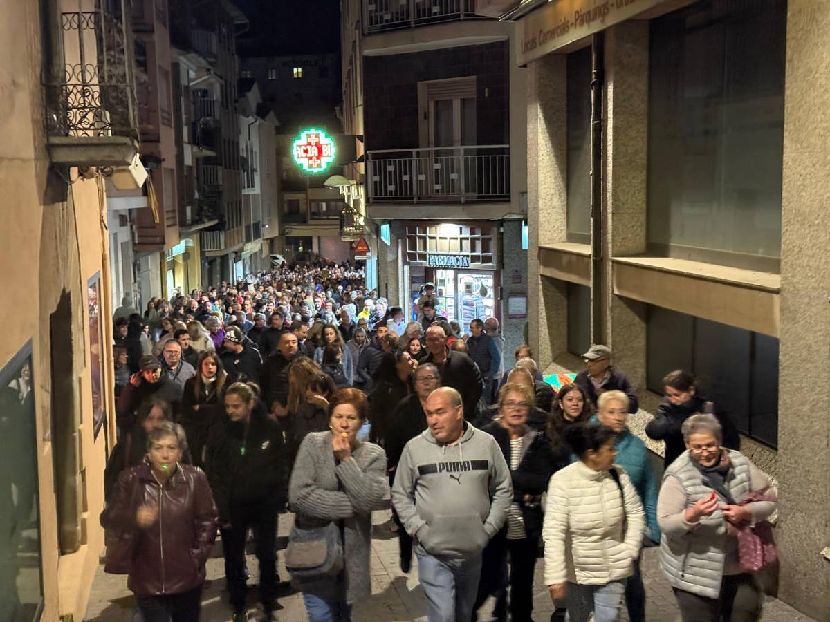 Una manifestació a Sant Hilari demana la dimissió de l'alcalde per la pujada del rebut de l'aigua