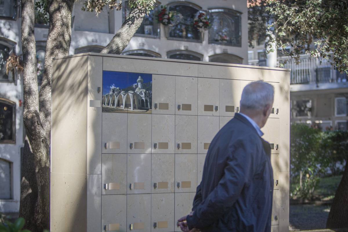 Nous columbaris familiars al cementiri de Terrassa - Nebridi Aróztegui
