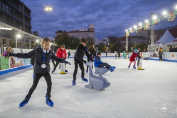 La pista de gel torna a la plaça Nova per Nadal: 