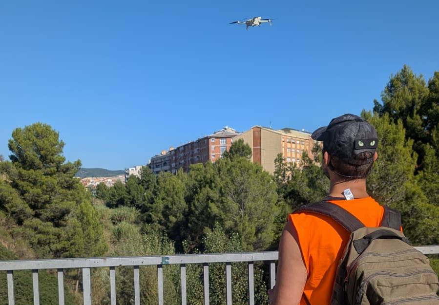 Terrassa reforça el control de la vespa asiàtica a la ciutat amb l’ús de drons