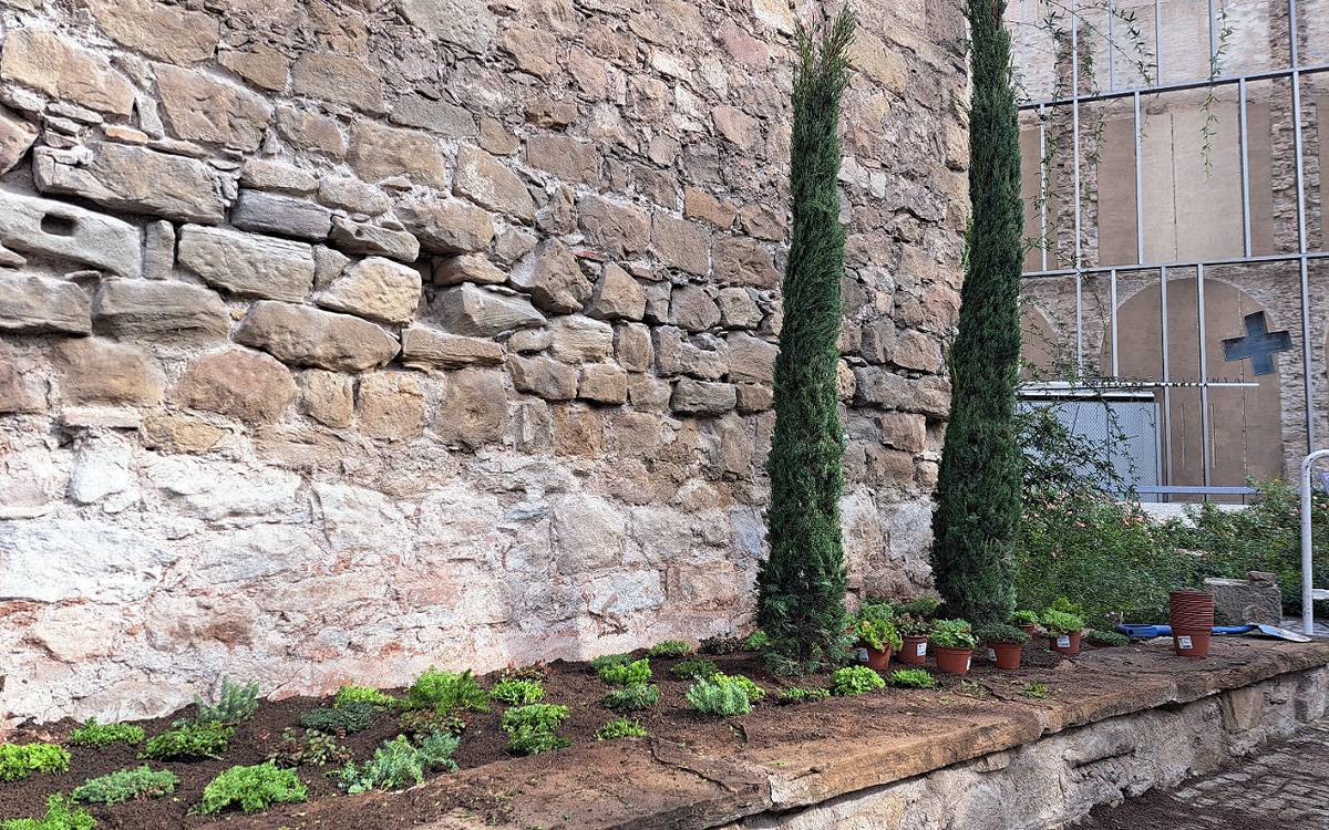 La Capella del Rapte completa el seu procés d'enjardinament