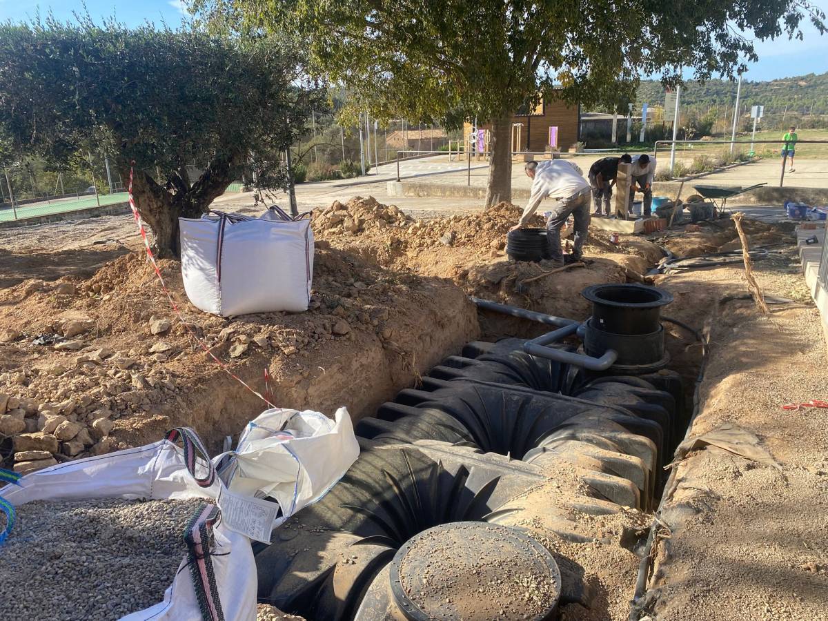 Riner instal·la dos dipòsits subterranis -  Riner instal·la dos dipòsits subterranis