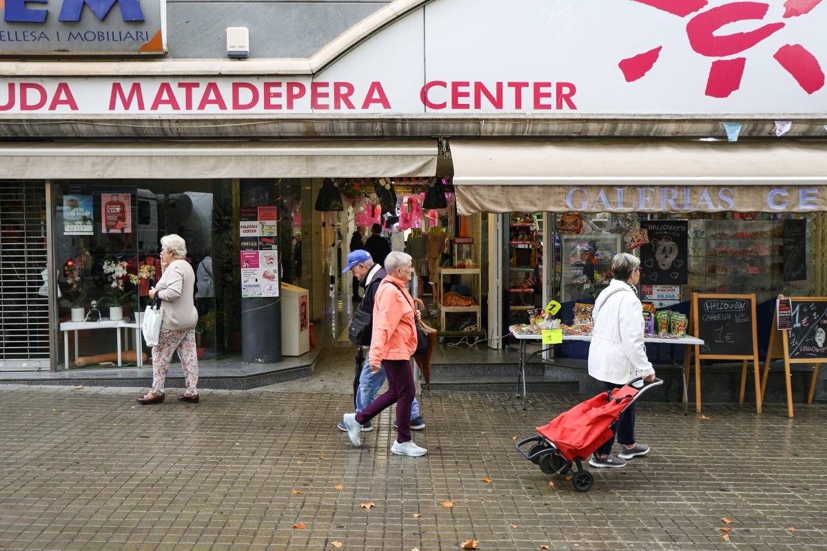 Comerç a l`avinguda de Matadepera - VÍCTOR CASTILLO Comerç a l`avinguda de Matadepera