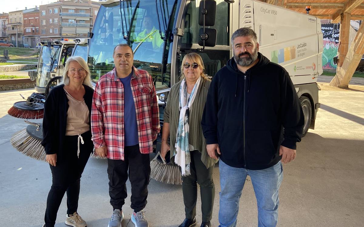 Sant Fruitós renova la flota amb tres noves escombradores per reforçar la neteja viària