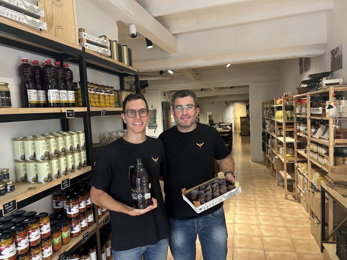 Éspecat, l’oli que recupera la vida de barri a la Creu Alta