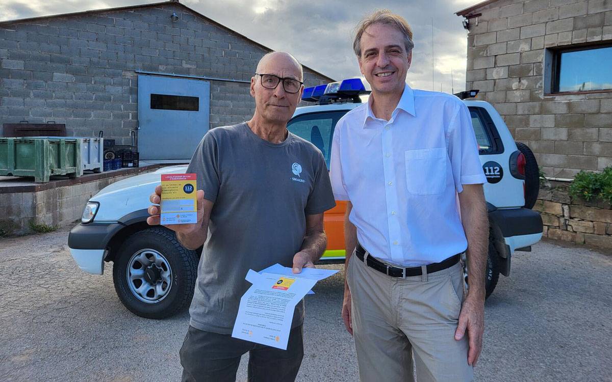 Manresa comença a distribuir imants per localitzar masies i cases aïllades en cas d'emergència