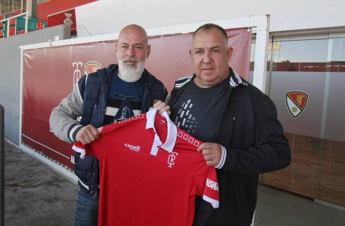 "Hem de 'currar' com cabrons"