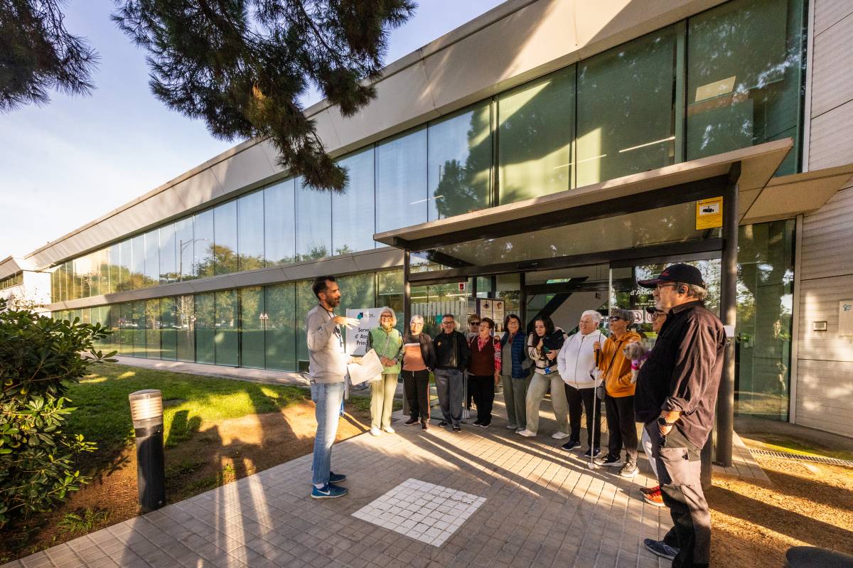 Oriol Vilà amb els participants de la Caminada Popular - Juanma Peláez Oriol Vilà amb els participants de la Caminada Popular